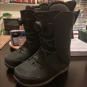 2017 Women’s RIDE Sage Snowboard Boots - size 7